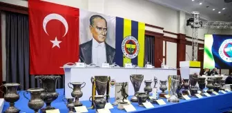 Vefa Küçük: 'Ne olduğu belirsiz birinin çıkıp konuşmasını kabul etmiyorum'