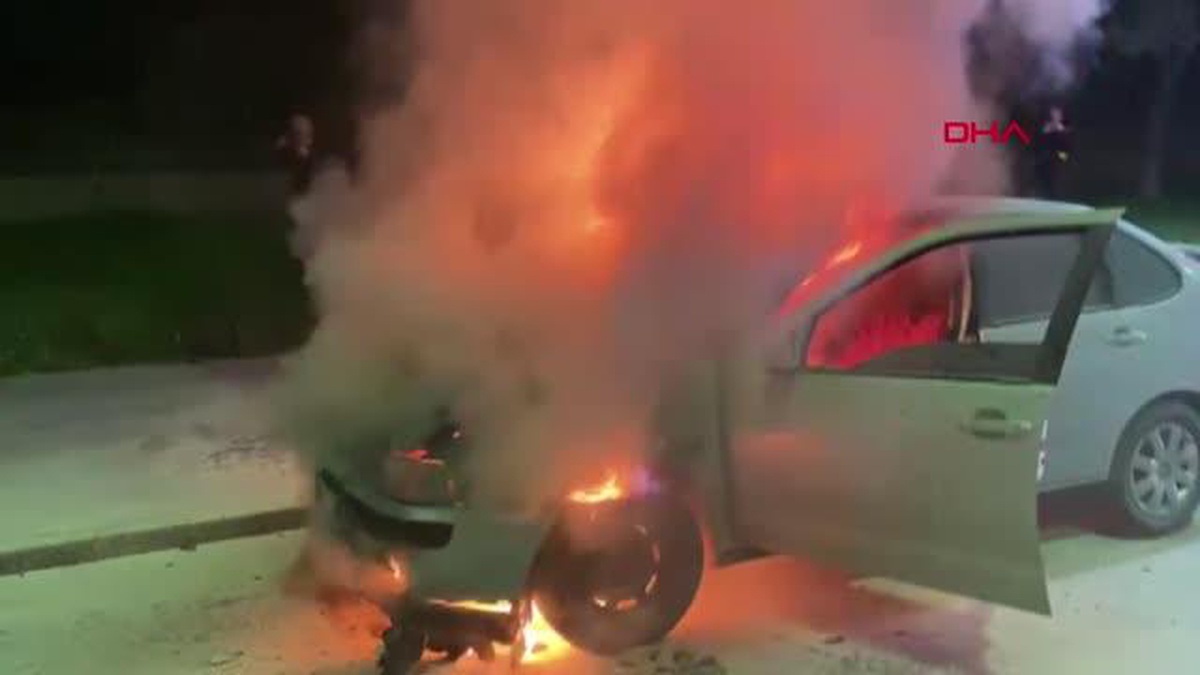 Son dakika! HAREKET HALİNDEKİ OTOMOBİLDE YANGIN