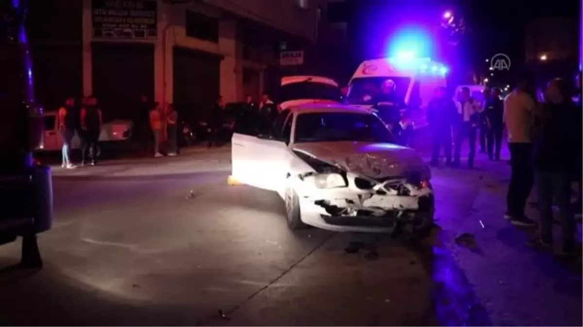 İki otomobilin çarpışması sonucu 3 kişi yaralandı