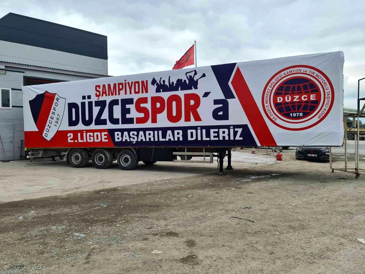 Kamyonculardan Düzcespor\'a destek