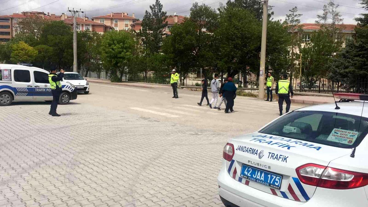 Kulu\'da "Yayalar için 5 adımda güvenli trafik" uygulaması yapıldı