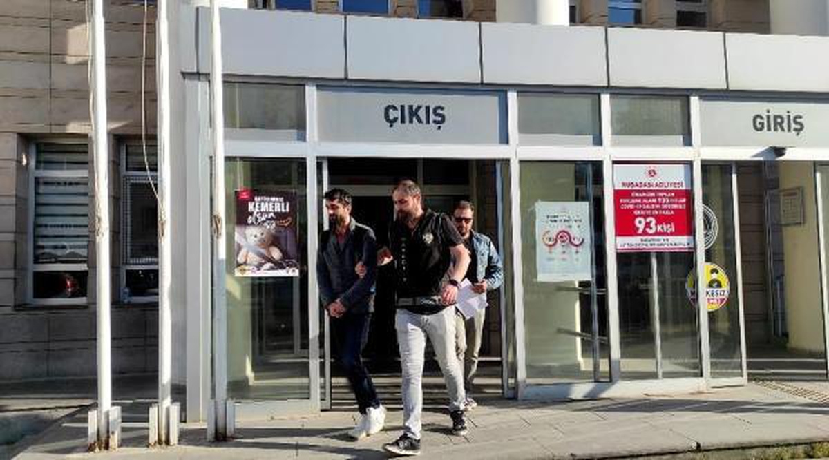 Son dakika haberleri... Kuşadası\'nda uyuşturucuyla yakalanan 3 şüpheliden 1\'i tutuklandı