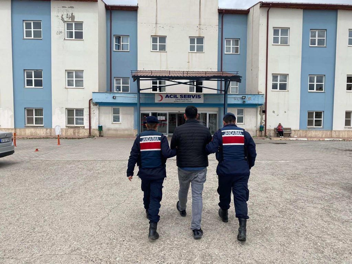 Sivas\'ta otomobil hırsızlığı iddiasıyla 4 kişi gözaltına alındı