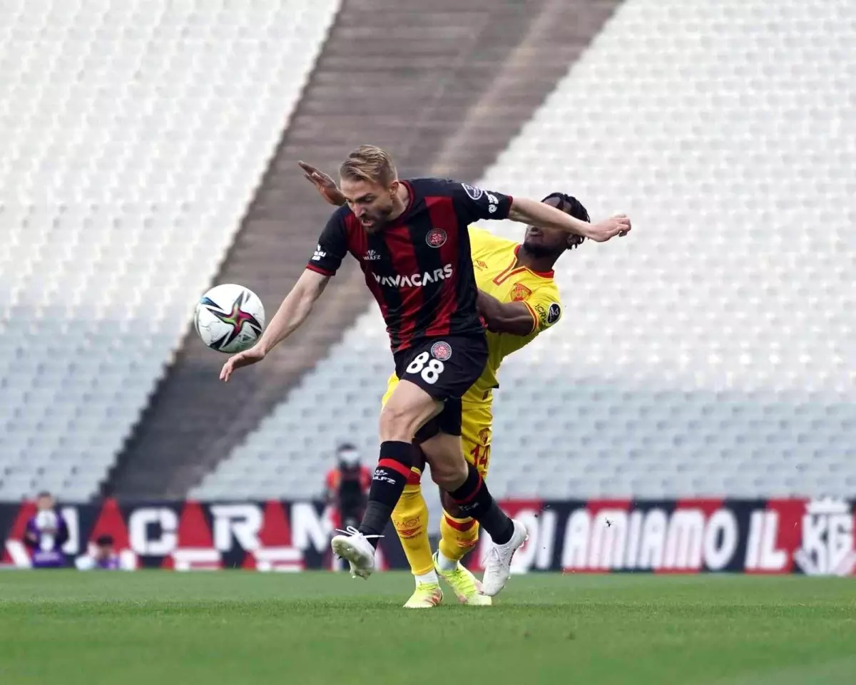 Spor Toto Süper Lig: Karagümrük: 1 Göztepe: 0 (İlk yarı)