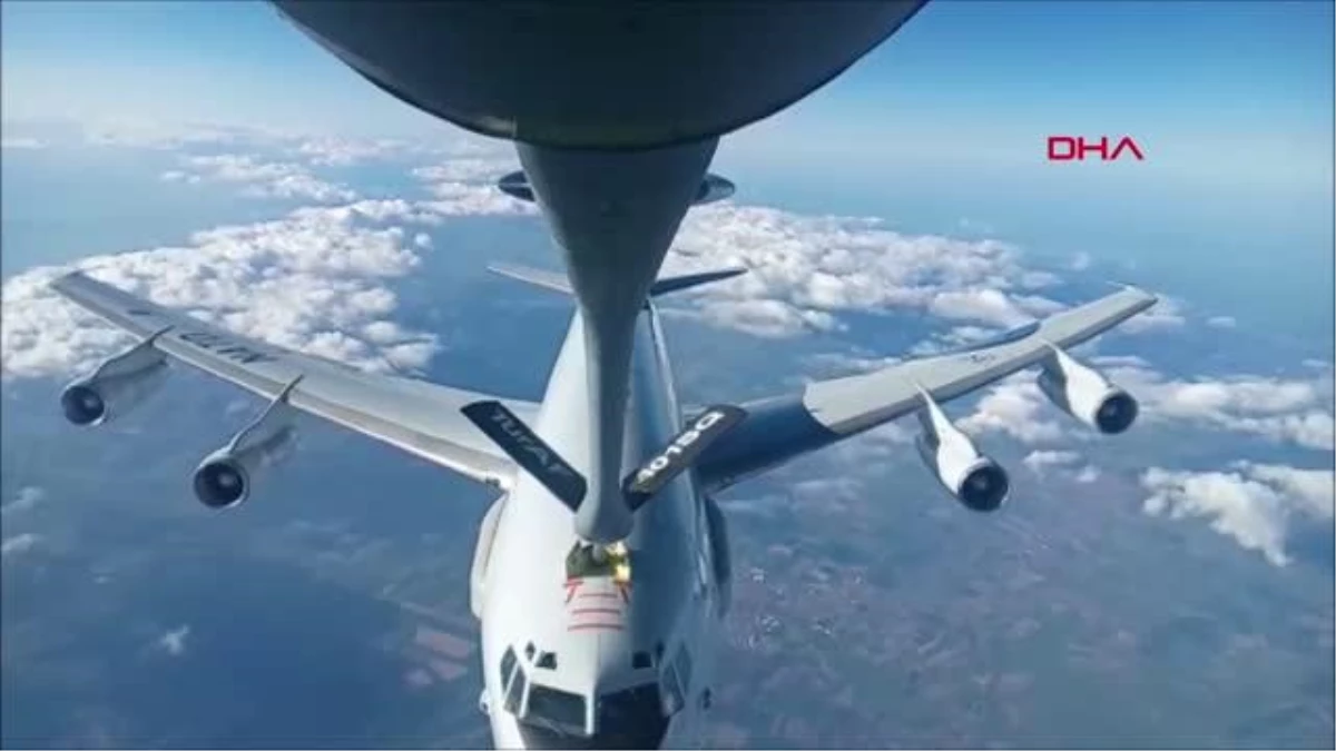 Türk Hava Kuvvetleri tanker uçağı tarafından NATO\'nun AWACS uçağına Romanya üzerinde yakıt ikmali