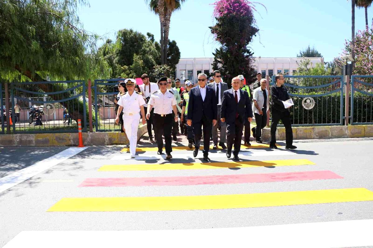 \'Yayalar için 5 adımda güvenli trafik\' kampanyası Mersin\'de başladı