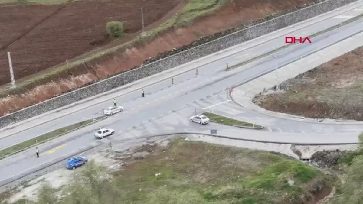 \'YAYALAR İÇİN 5 ADIMDA GÜVENLİ TRAFİK\' UYGULAMASINDA VATANDAŞLAR BİLGİLENDİRİLDİ