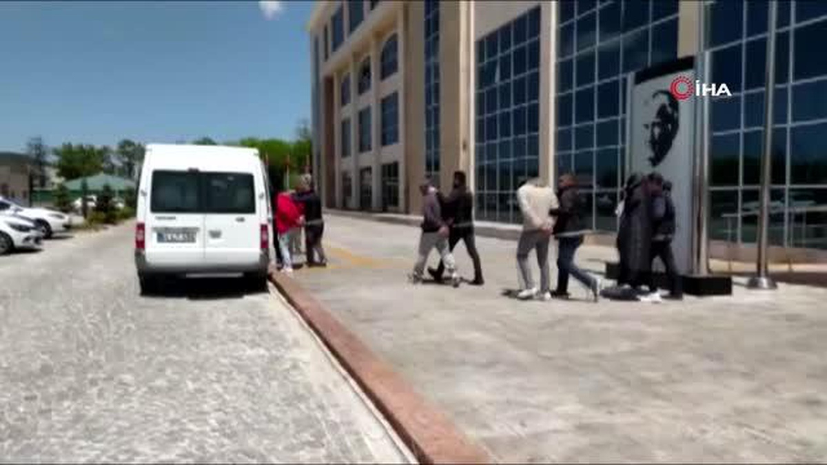 Yüklü miktarda uyuşturucu maddeyle yakalanan 2 şahıs tutuklandı