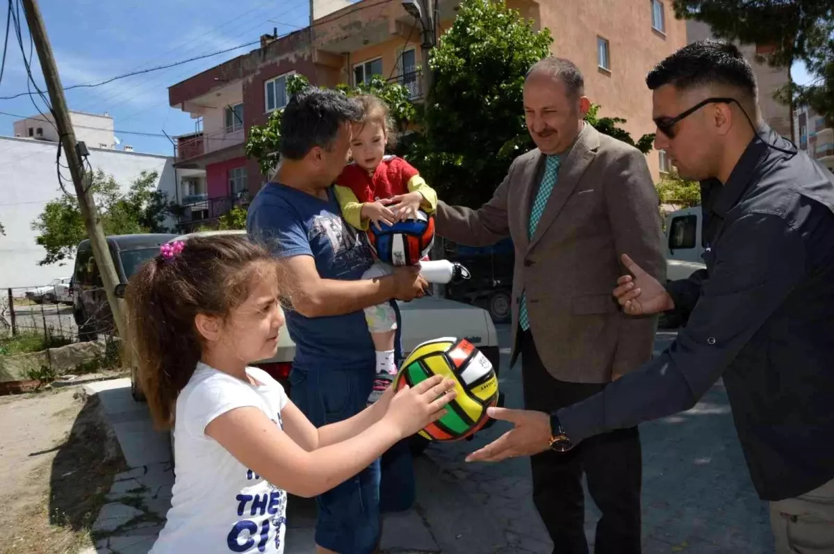 Yunusemre\'de yol gösterici trafik denetimi