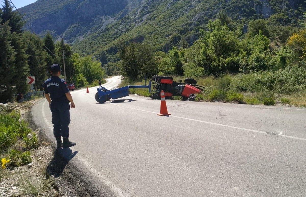 Son dakika haberi: Antalya\'da devrilen traktörünün altında kalan çiftçi öldü