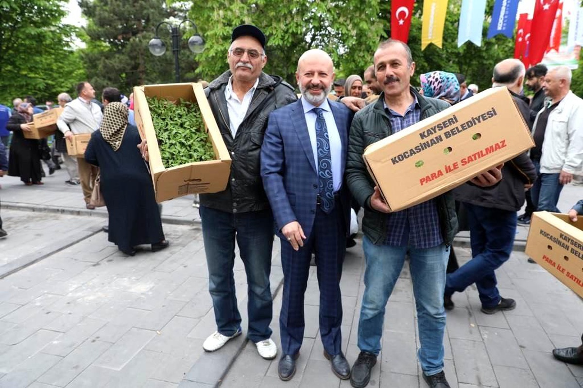 Başkan Çolakbayrakdar\'dan organik domates fidesi dağıtım etkinliğine davet