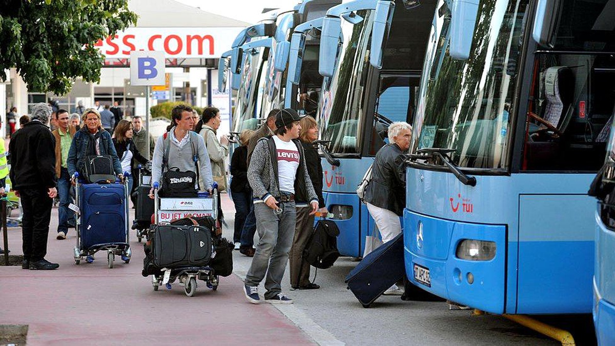 Belçikalı turistler bu yaz Antalya\'ya 96 euro daha daha pahalı uçacak