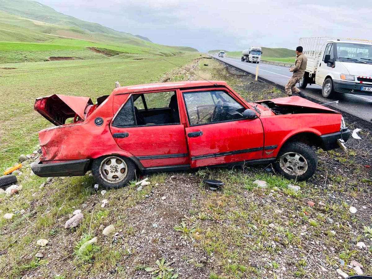 Direksiyon hakimiyetini kaybeden otomobil takla attı