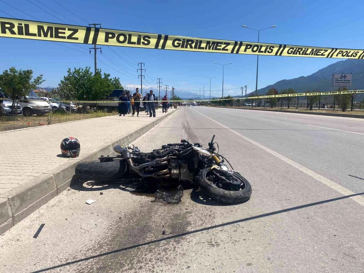 Fethiye\'de iki motosiklet çarpıştı: 2 ölü, 1 yaralı