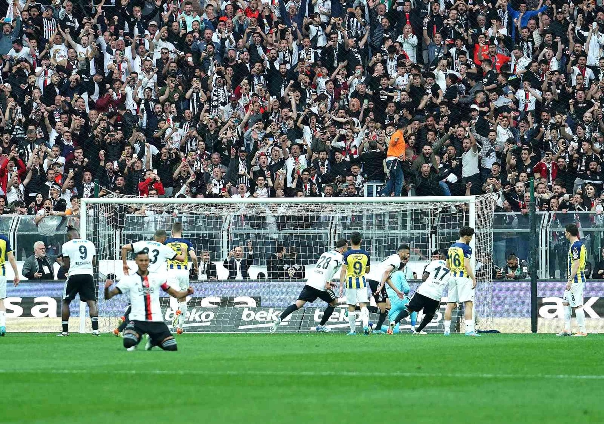 Ghezzal topu kaptı, penaltıyı attı