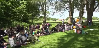 İslam Toplumu Milli Görüş Teşkilatı, Londra'da çocuklarla bayramlaşma programı düzenledi