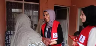 Kızılay gönüllülerinden Anneler Günü sürprizi