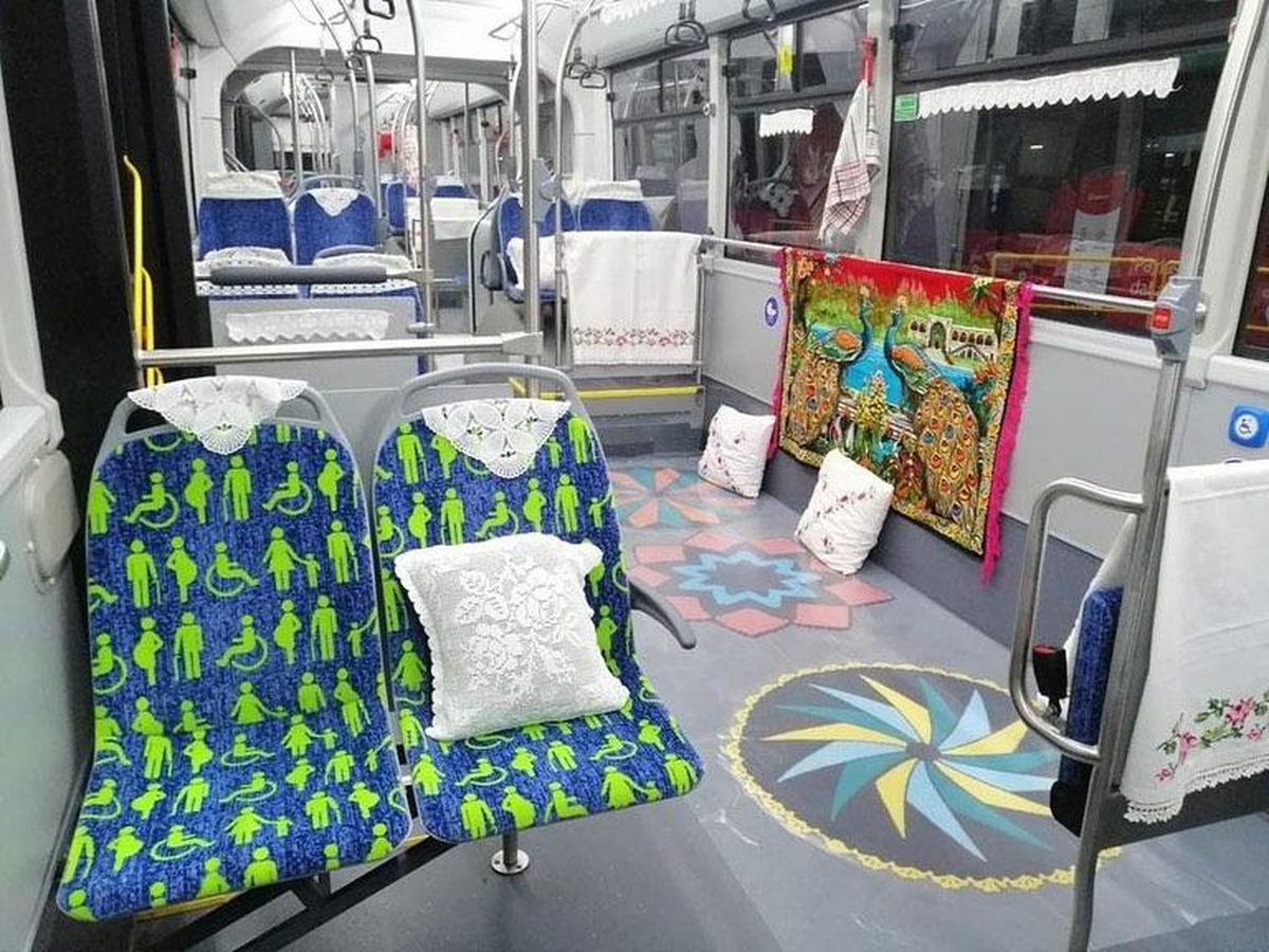 Kocaeli Büyükşehir Belediyesi otobüsleri "Anneler Günü" için süslendi