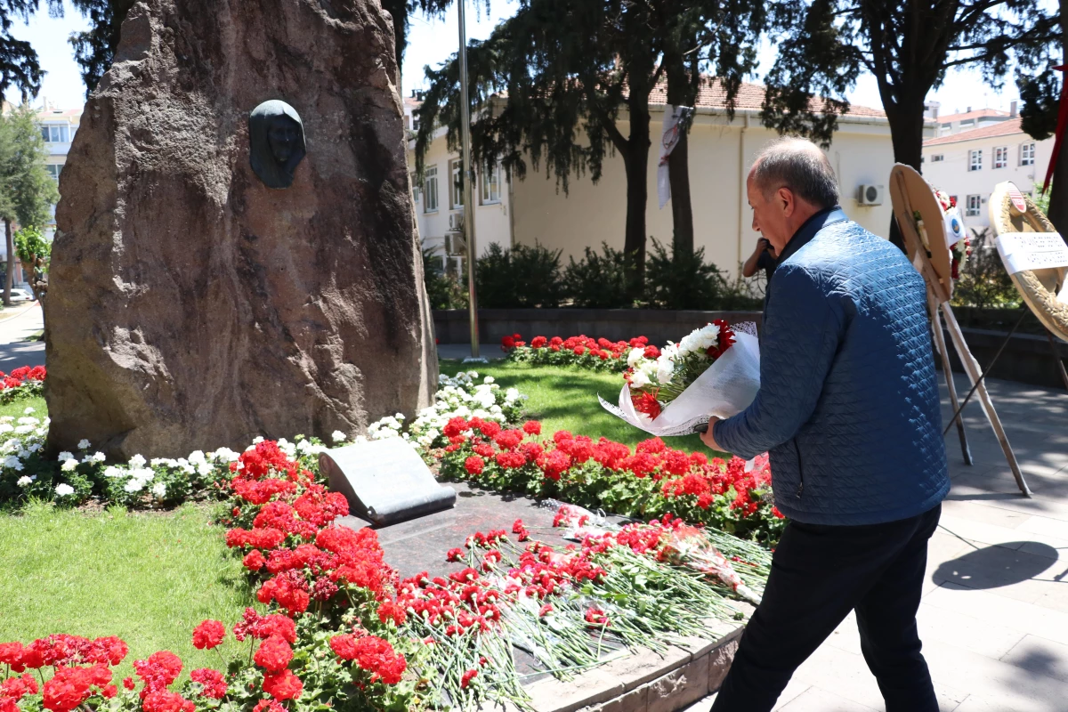 Memleket Partisi Genel Başkanı İnce, Zübeyde Hanım\'ın anıt mezarını ziyaret etti