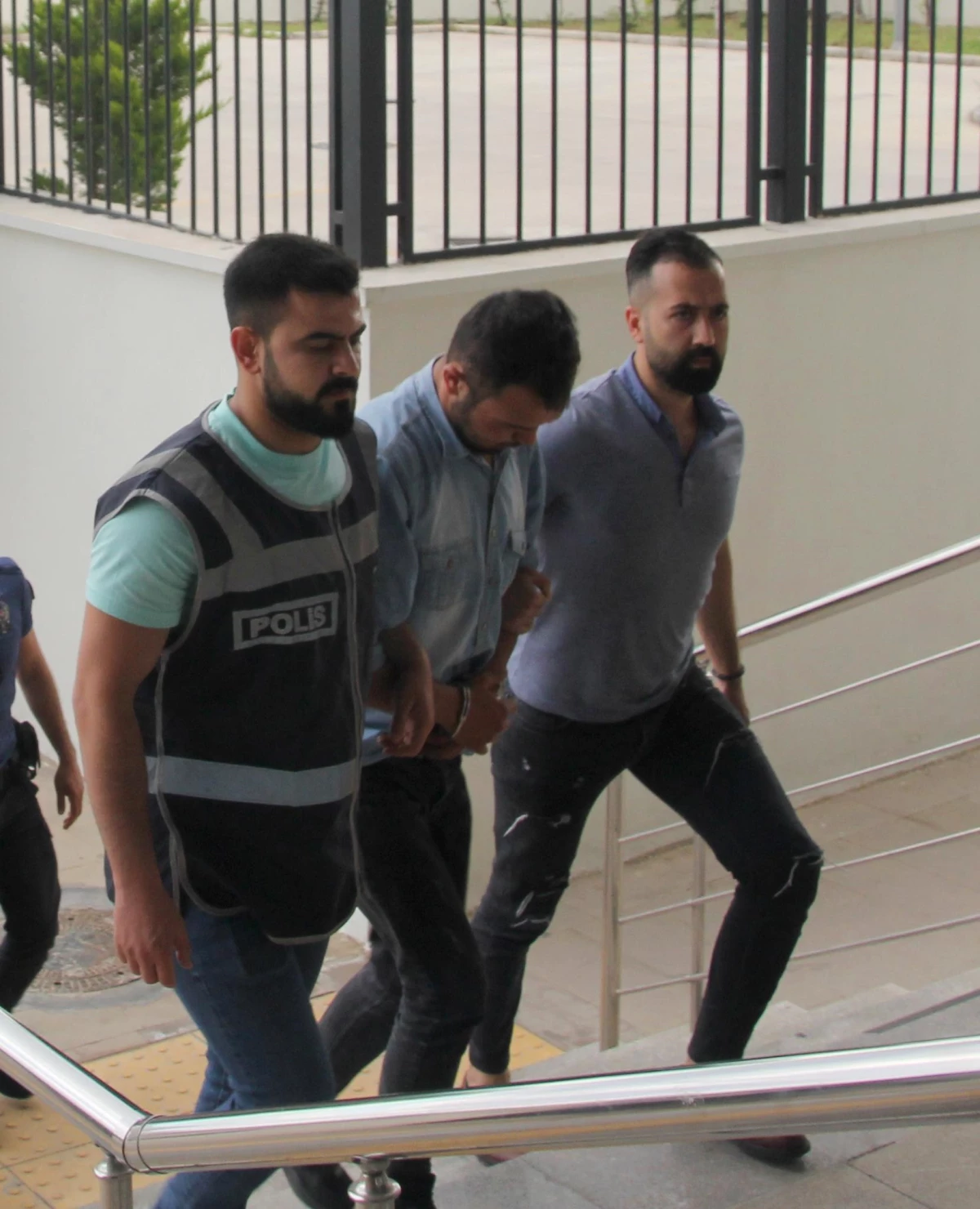 Son dakika haber... Mersin\'de okul ve mezarlıklardan musluk çalan zanlı tutuklandı