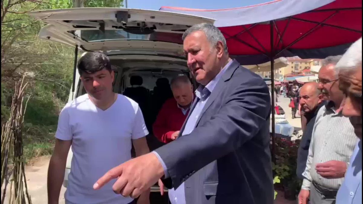 Niğdeli Esnaf Kahraman Temel: 'Geçen Sene 3-4 Bin Meyve Fidanı Sattım, Bu Yıl Satışım 300-400 Fidana Düştü'