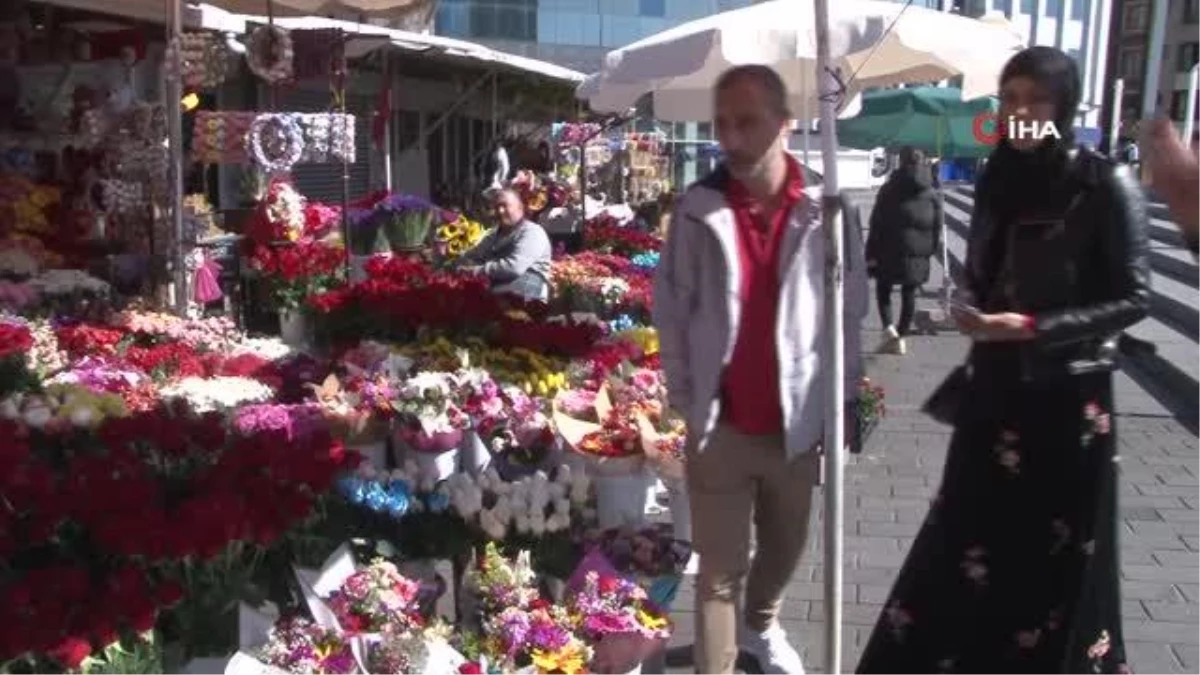 Taksim\'de çiçekçilerde "Anneler Günü" heyecanı