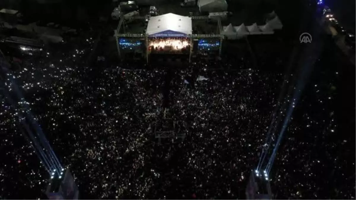 Trabzonsporlular şampiyonluğu Yenikapı Etkinlik Alanı\'nda kutladı (3)