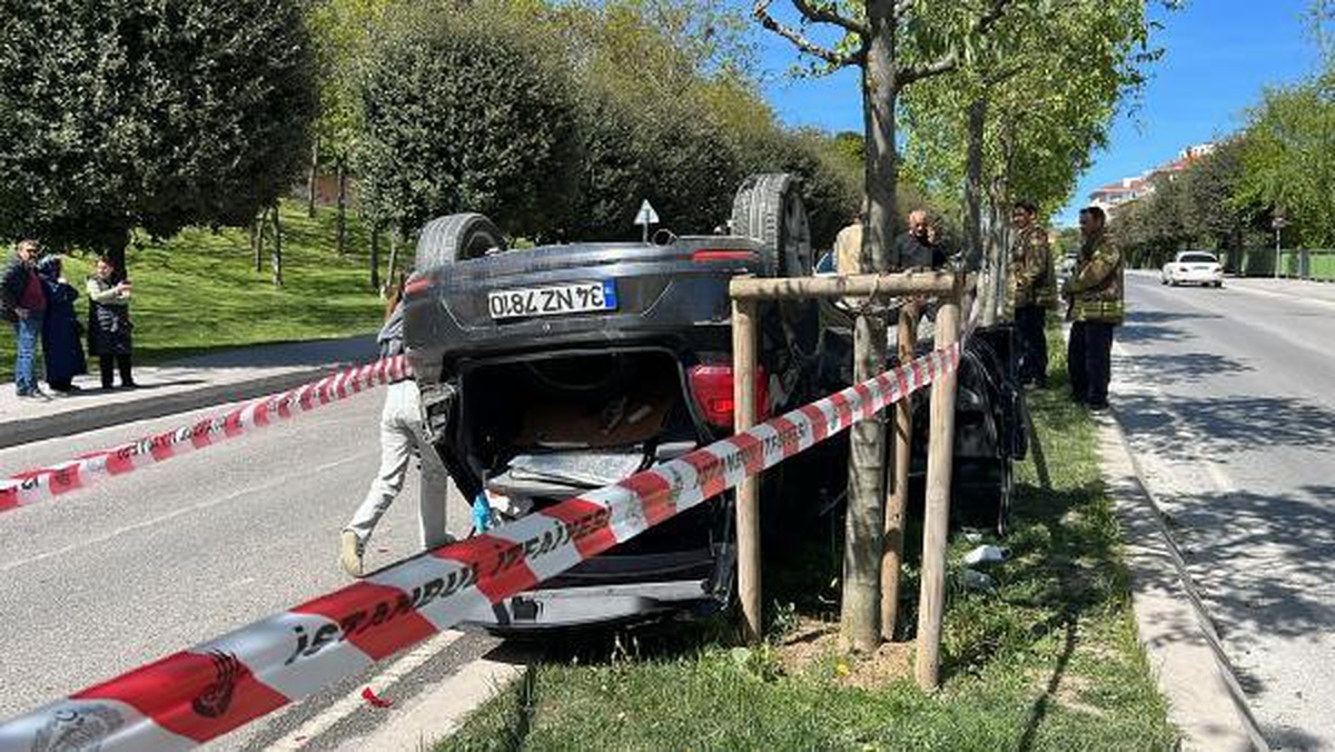 Ümraniye\'de ters dönen otomobilin sürücüsü yaralandı