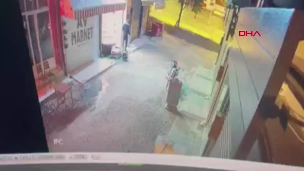 Son dakika haberi: AFYON\'DA 15 İŞ YERİNİN ZARAR GÖRDÜĞÜ YANGININ ÇIKIŞ ANI KAMERADA