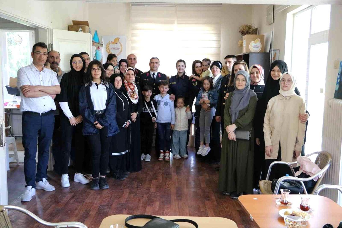 Albay Kırbaç\'tan Kütahya Çölyak Derneği\'ne ziyaret