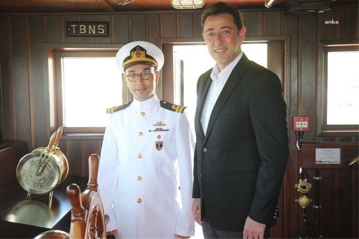 Bandırma Belediye Başkanı Tosun, Tcg Nusret Müze Gemisi\'ni Ziyaret Etti