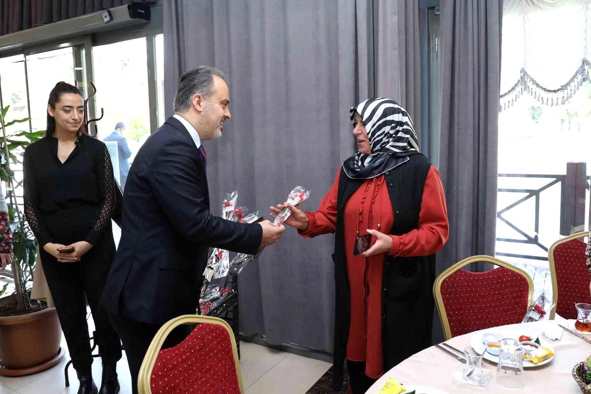 Başkan Aktaş, annelerle buluştu