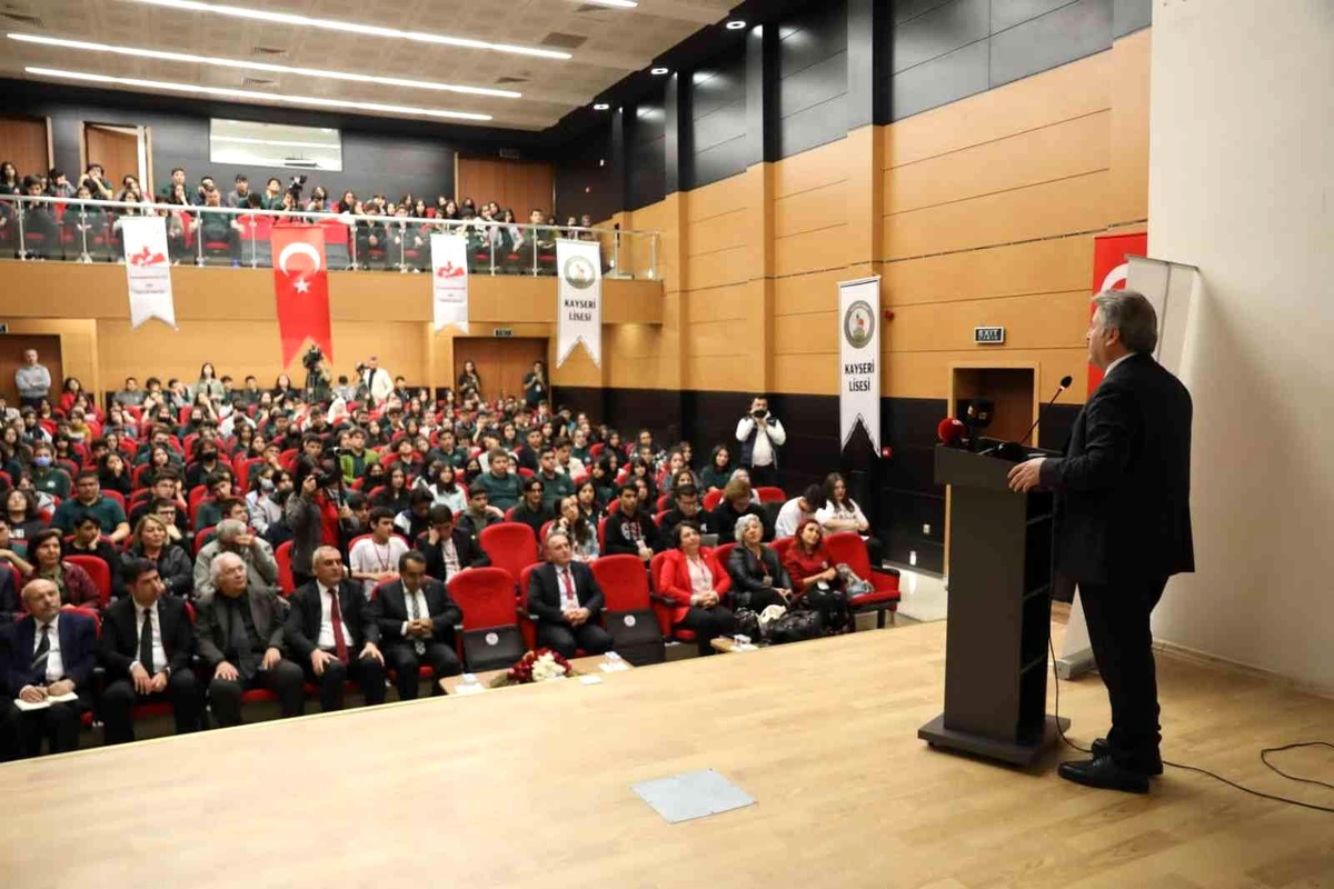 Başkan Palancıoğlu, \'Vatan Savunmasında Destanlaşan Liseler Kongresi\'ne katıldı