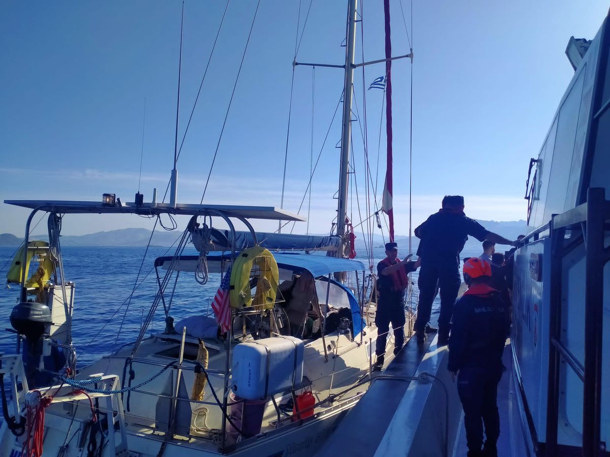 Bodrum açıklarında yelkenli teknede 29 düzensiz göçmen yakalandı