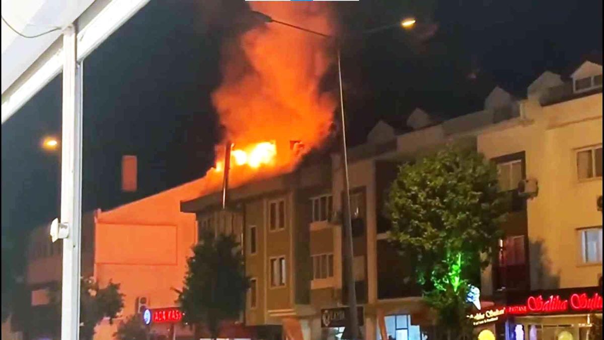 Son dakika haberi: Çatı katta korkutan yangın