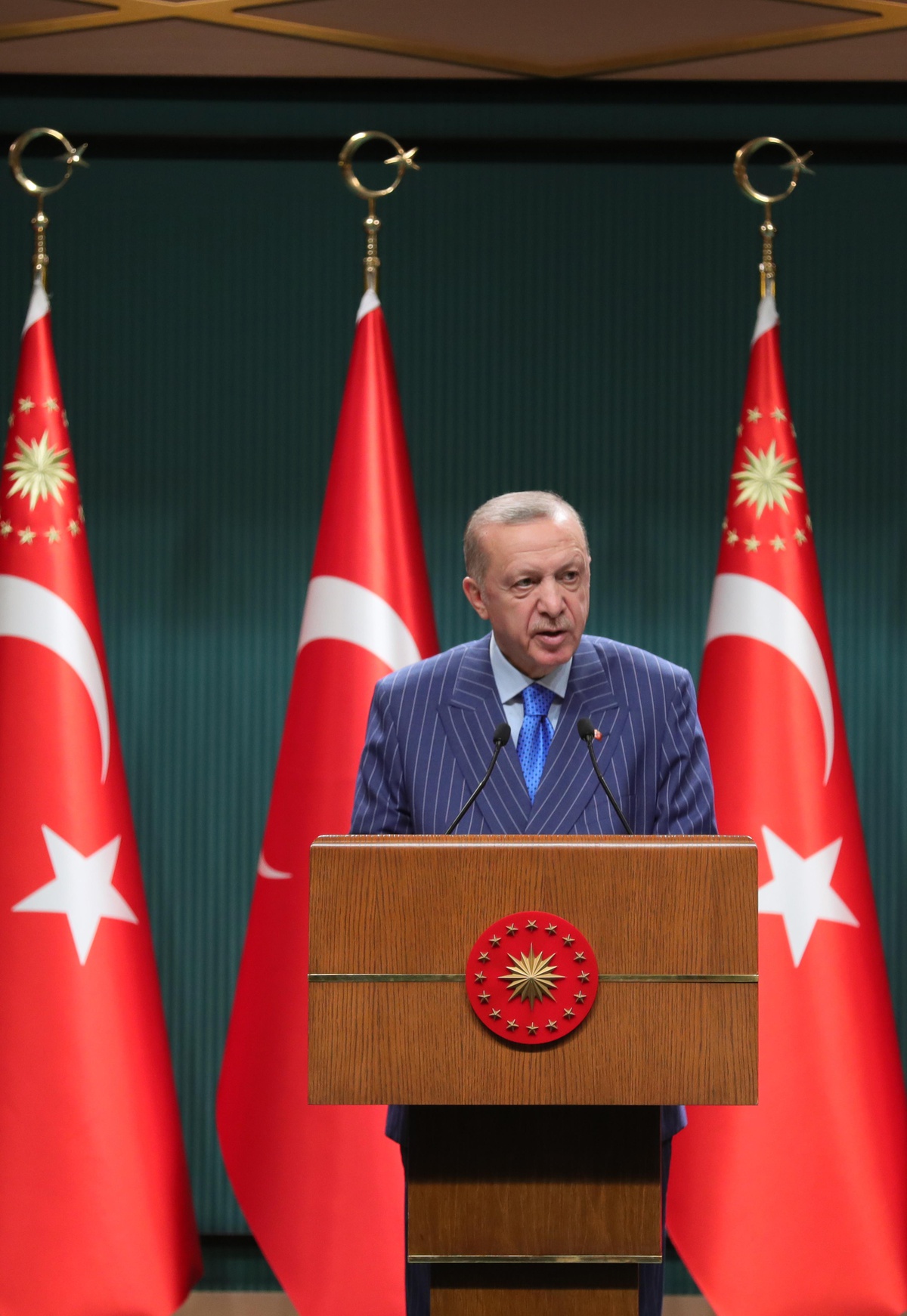 Cumhurbaşkanı Erdoğan: "Düşük gelir grubundaki vatandaşlarımızı ev sahibi yapmaya yönelik sosyal konut projeleri için TOKİ\'ye 30 milyar liralık...