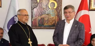Davutoğlu, Mersin'de Hristiyan cemaatiyle buluştu