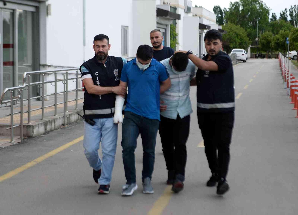 Dönercilerin yer kavgası: 1\'i ağır 2 yaralı