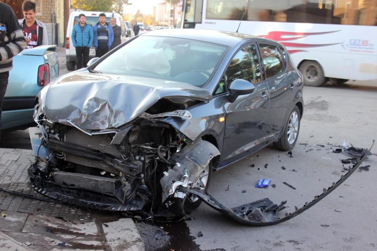 Erzincan\'da nisan ayında 121 trafik kazasında 66 kişi yaralandı