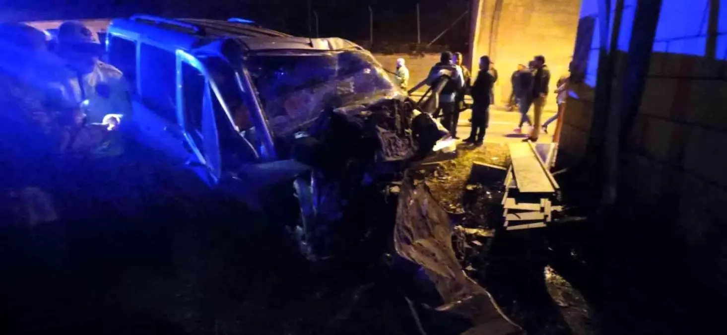 Son dakika haberleri: Gümüşhane'de yoldan çıkan araç tünel duvarına çarptı: 1 ölü