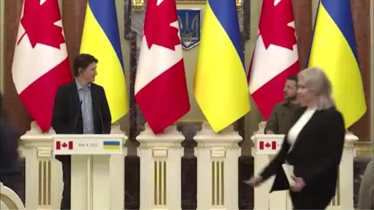 Son dakika haber... Kanada Başbakanı Trudeau: "Putin\'in, işlenen iğrenç savaş suçlarından sorumlu olduğu açık"