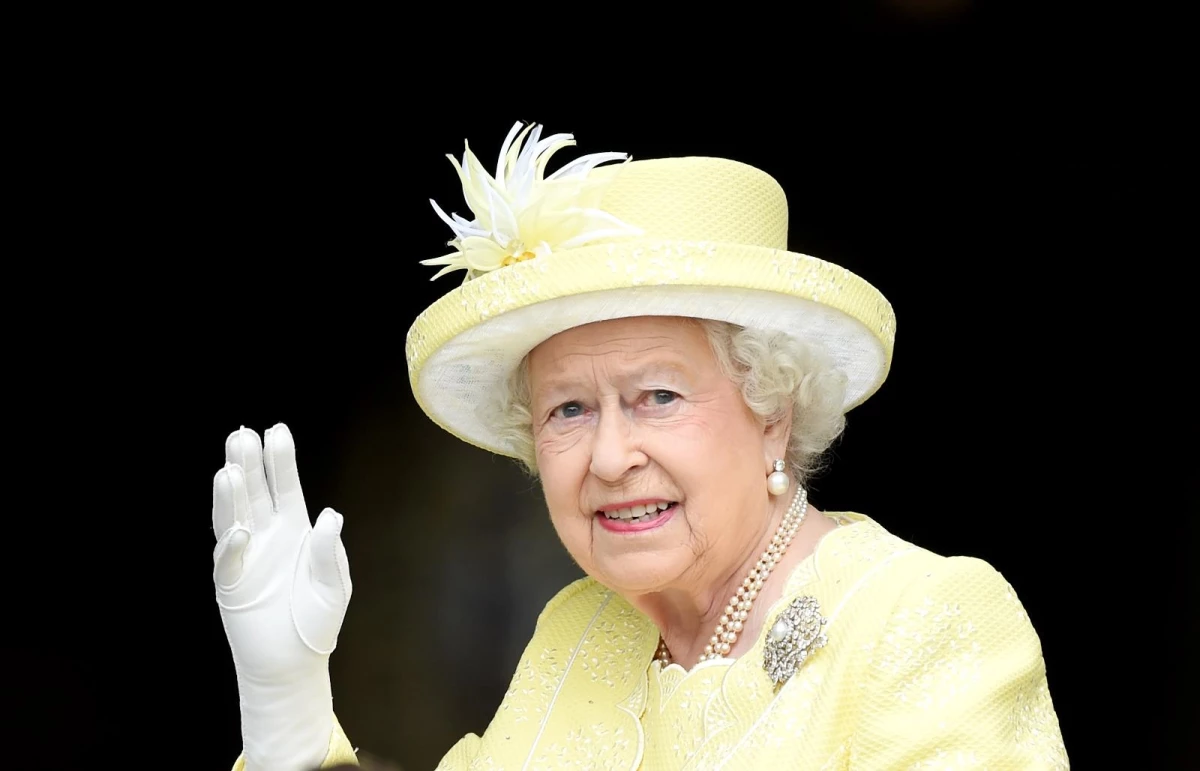 Kraliçe Elizabeth, 59 yıl sonra ilk kez İngiltere Parlamentosu\'nun resmi açılışına katılmayacak