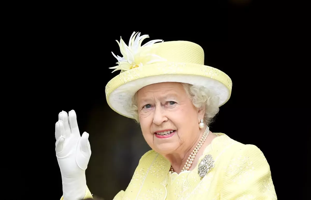 Kraliçe Elizabeth, 59 yıl sonra ilk kez İngiltere Parlamentosu\'nun resmi açılışına katılmayacak