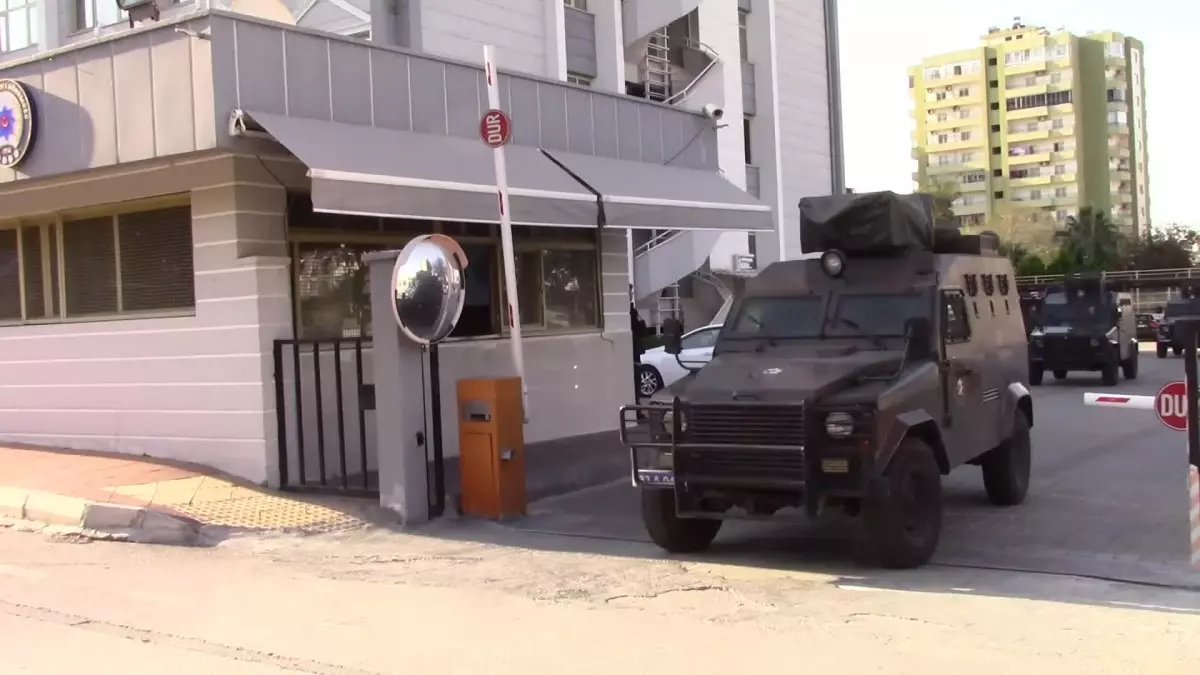 Mersin'deki Işid Operasyonunda 2 Kadın Canlı Bomba Yakalandı