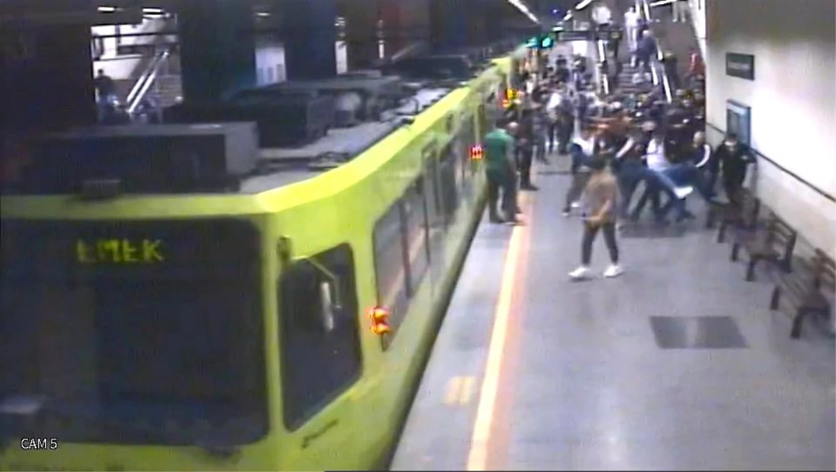 Son dakika haberi | Metrodaki sigara kavgası güvenlik kamerasında