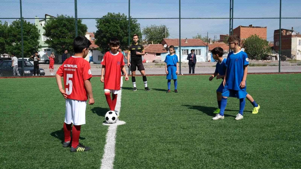 İlkokullar Arası Minik Kramponlar Futbol Bahar Turnuvası başladı