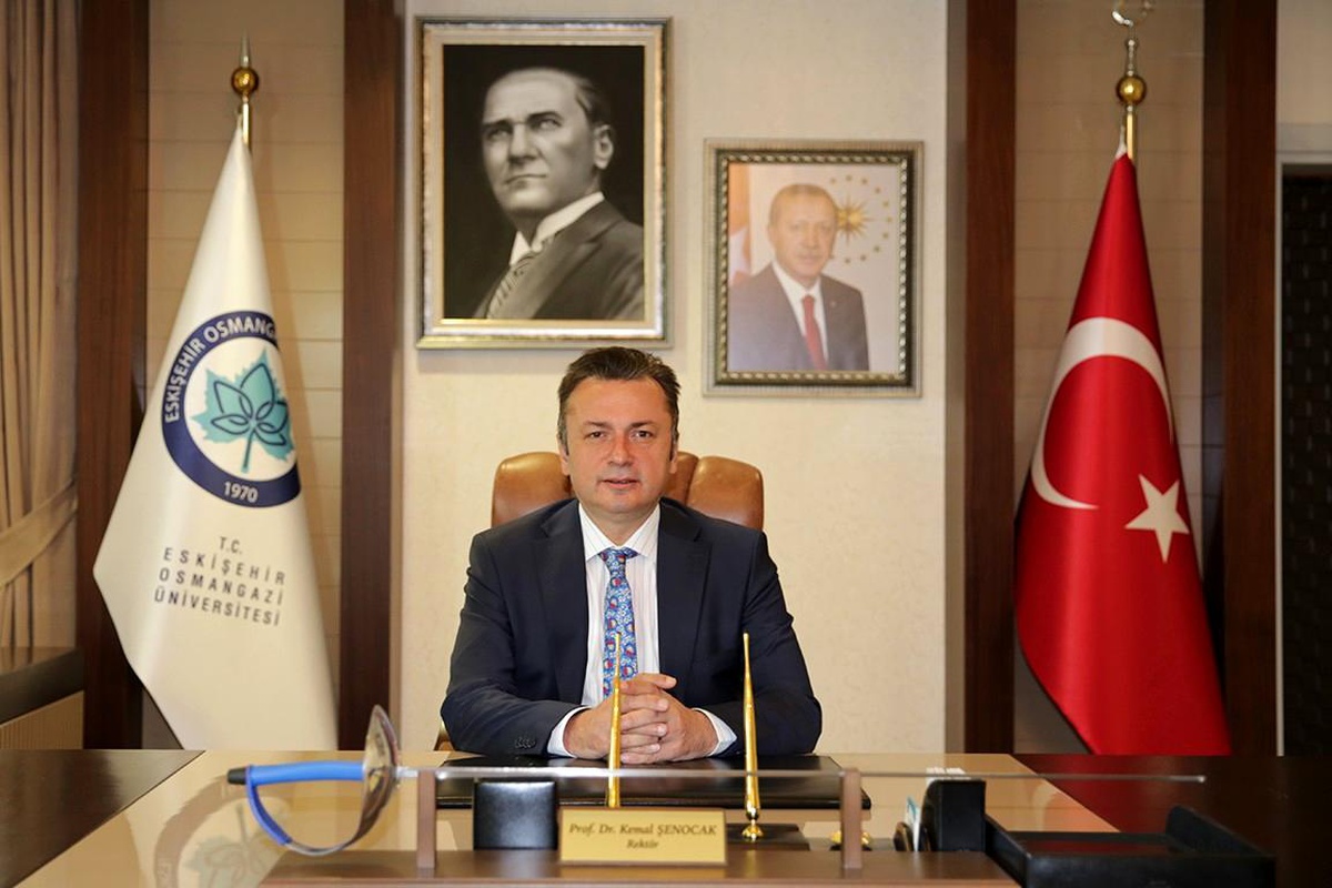 Rektör Şenocak "Engelli insanlarımızın sorunlarını kendi sorunlarımız olarak görmeliyiz"