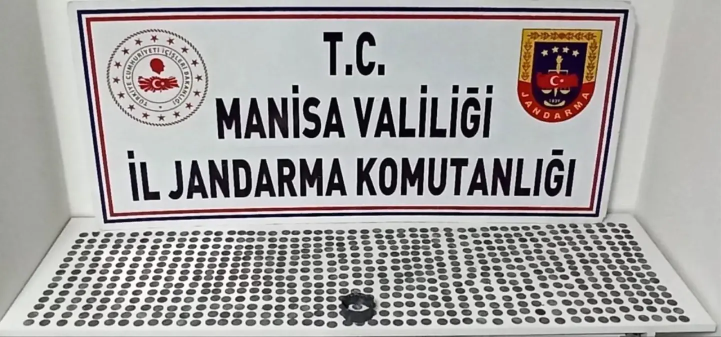 Salihli\'de 675 sikke ele geçirildi