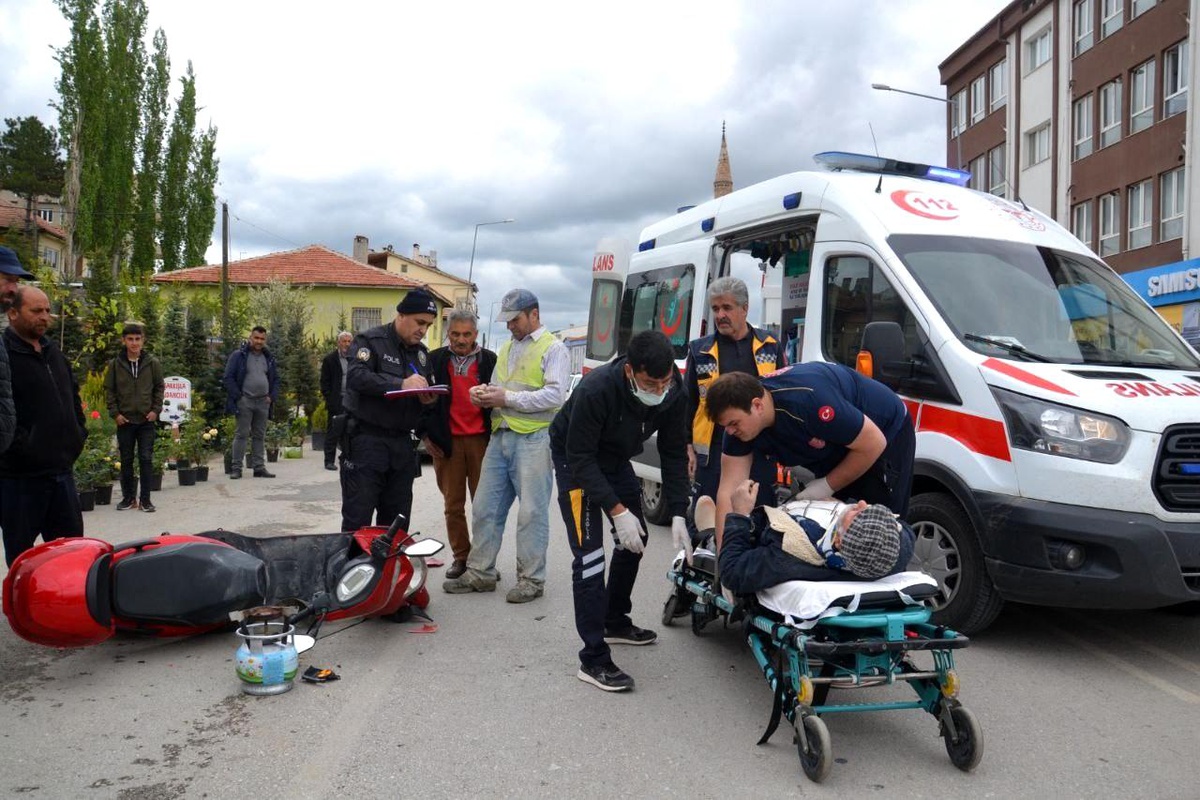 Şarkışla\'da motosiklet kazası 1 yaralı