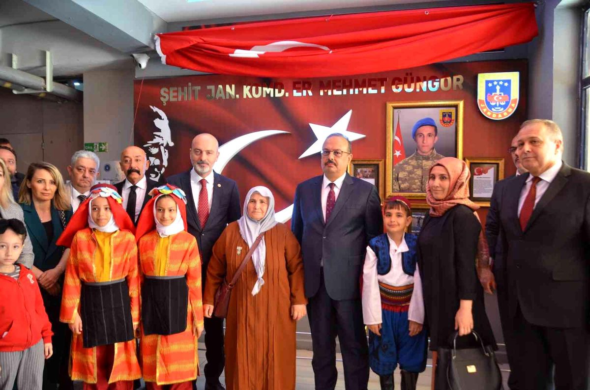 Şehit Mehmet Güngör Okulu şehit köşesi açıldı